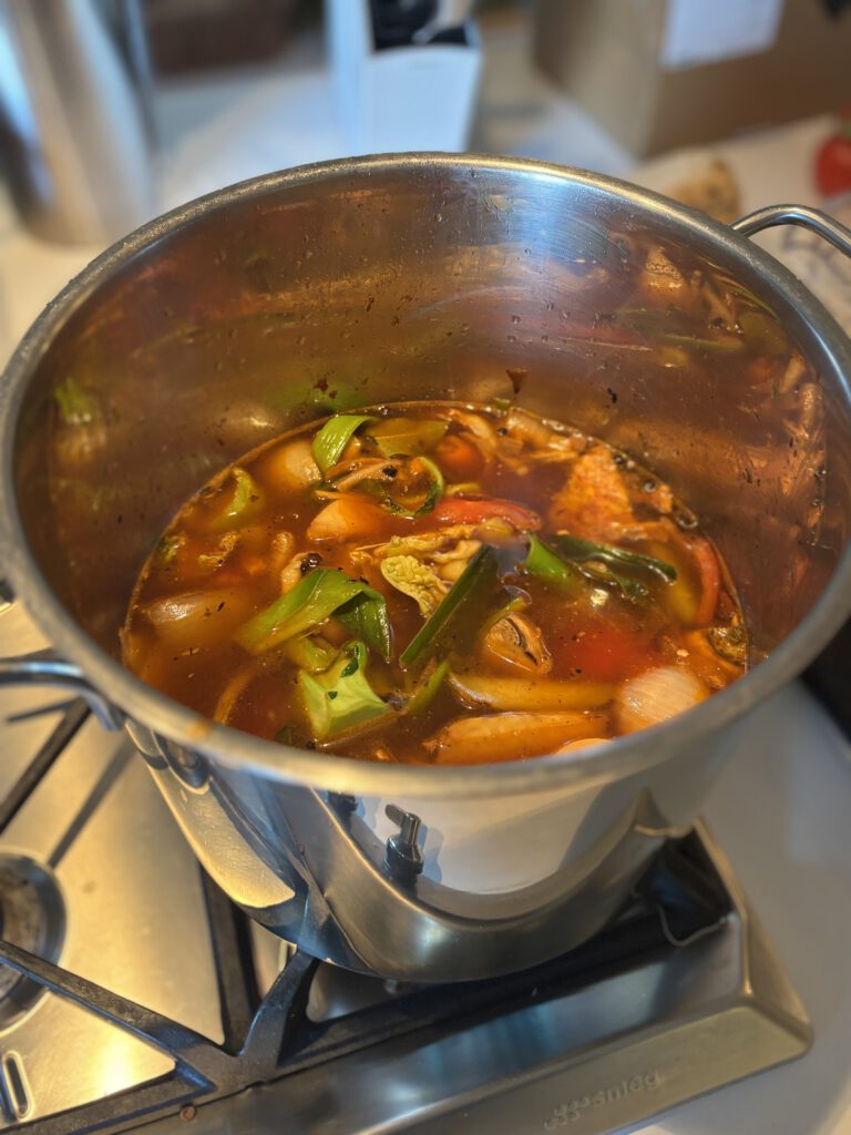 Gemüsebrühe kochen